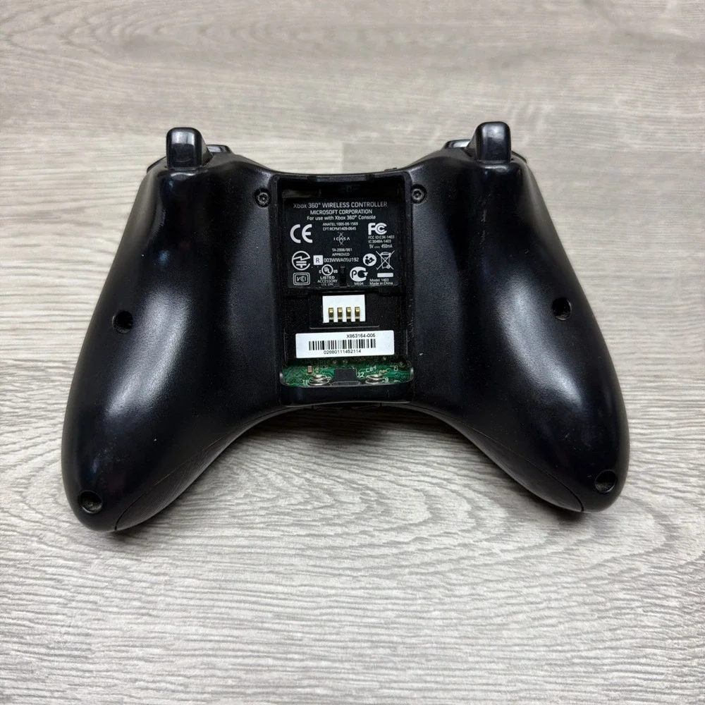Genuine OEM Black‎ Microsoft Xbox 360 Wireless Controller (no Battery Pack)